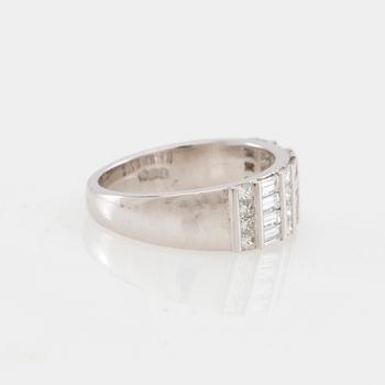 Stephen Foster, Ring platinum with diamonds approx. 1.21 ct total, London.