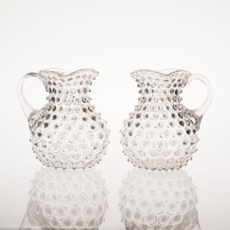 TILLBRINGARE, ett par, s.k. Hobnail pitcher, 1900-talets början.