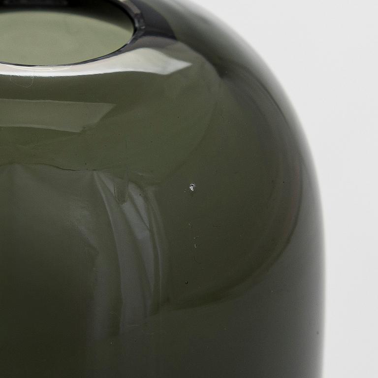 Timo Sarpaneva, vas, signerad och daterad Iiittala -57.