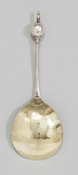 A Swedish 17th century parcel-gilt spoon, makers mark of Hans Persson Bergman (Vimmerby 1662-1700).