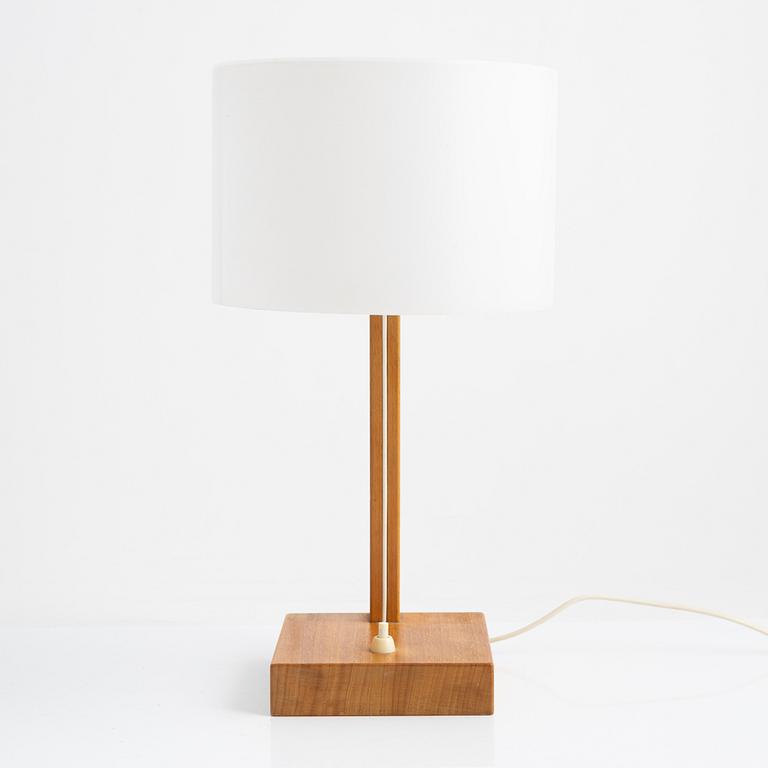Uno & Östen Kristiansson, a wall light and a table light, Luxus, Vittsjö, Sweden.