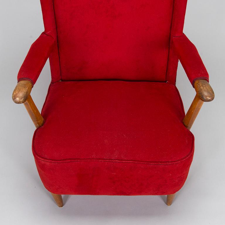 A 1940's armchair.