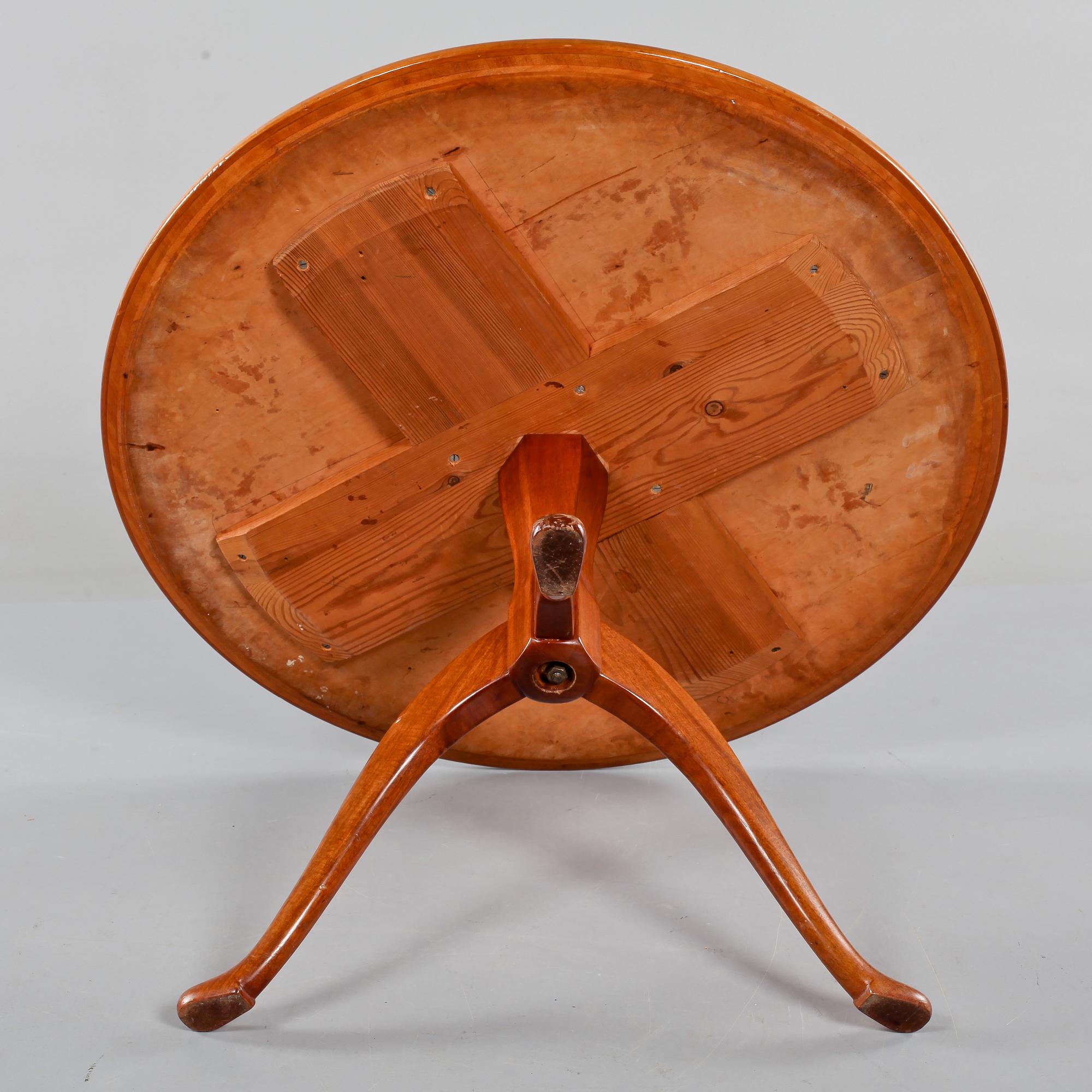 SOFFBORD, omkring 1900-talets mitt.