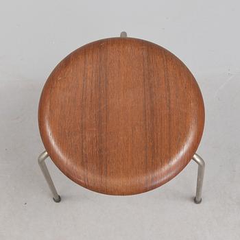 STOLAR samt PALL, 6+1, Arne Jacobsen, för Fritz Hansen, Danmark, 1900-talets 1900-hälft.