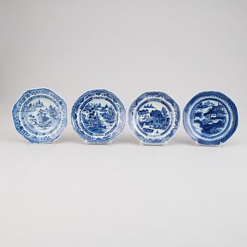 Five blue and white export porcelain plates and four dessert dishes, Qing dynasty, Qianlong (1736-95).