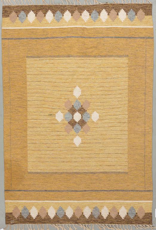 MATTA, rölakan. Ingegerd Silow, signerad IS. Ca 245x168 cm.