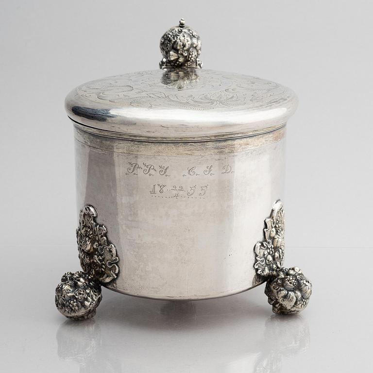 Erik Månsson Schmidt, dryckeskanna, delvis förgyllt silver, Stockholm (verksam 1675-1686). Barock.
