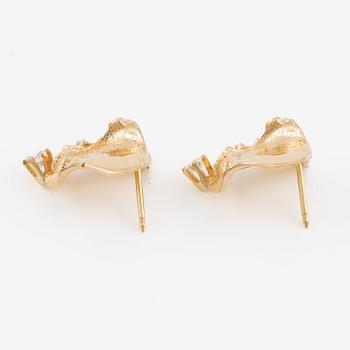 Örhängen 18K guld med briljantslipade diamanter.