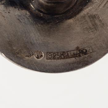 TAPIO WIRKKALA, COGNACSFLASKA OCH GLAS I SCHATULL, Tapio Wirkkala, sign. TW, 905/1000. Korken i silver, 1970.