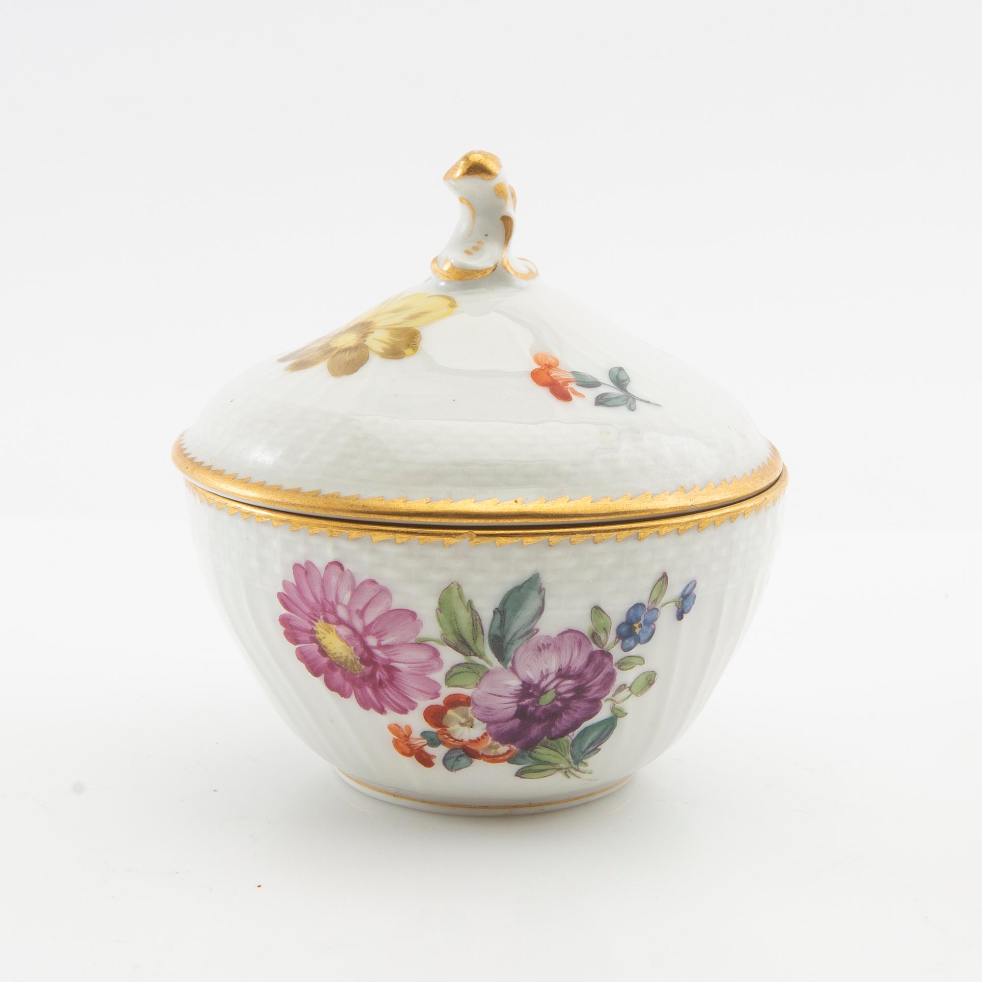 Service "Saxisk Blomst" 12 pcs Royal Copenhagen Denmark porcelain mid-20th century.