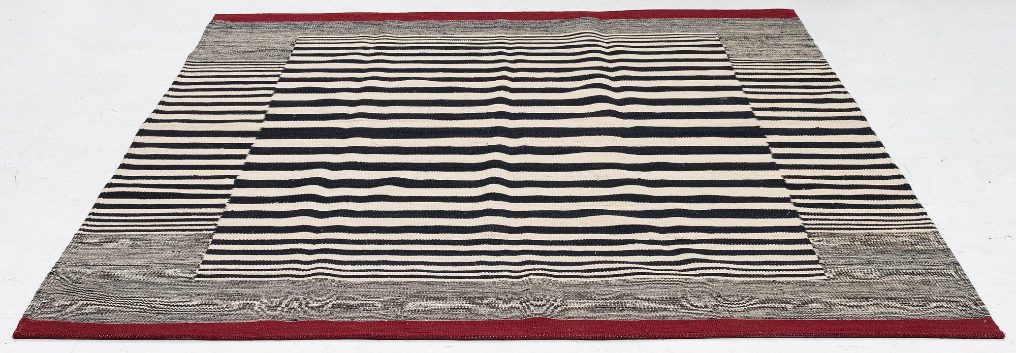Rug, wool, 198 x 160 cm.