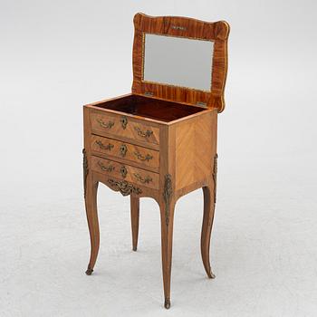 A chest of drawers, Louis XVI style, early 20th Century.