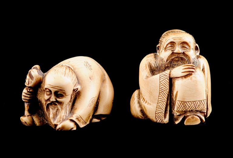 NETSUKE, 2 st, ben, orientaliska, 1800-/1900-tal.