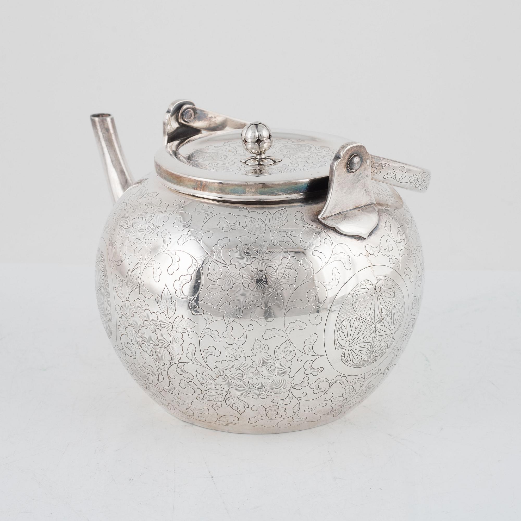 Tekanna, Japan, silver, 1900-talets andra kvartal.