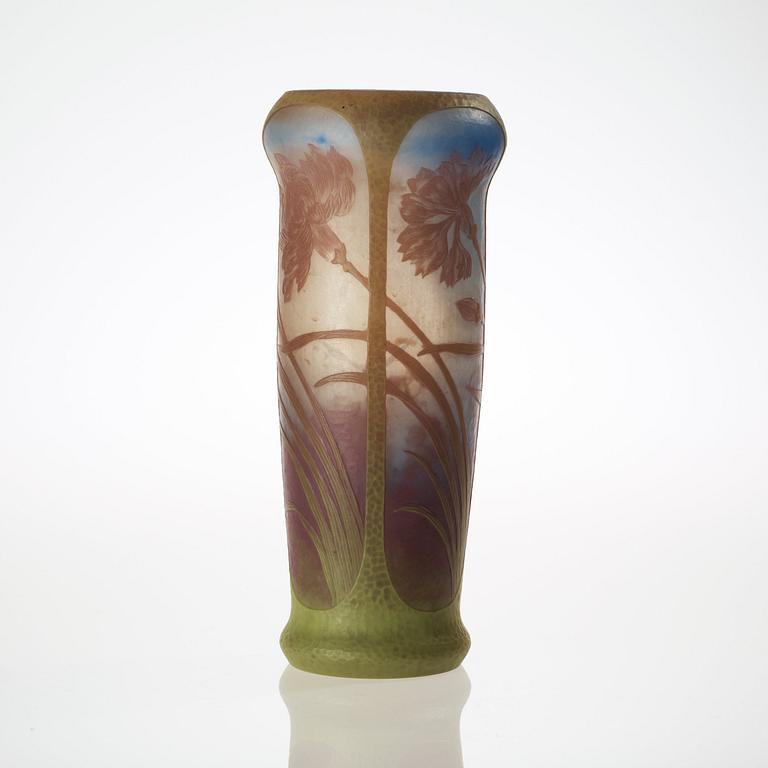 An Axel Enoch Boman Art Nouveau cameo glass vase, Reimyre 1909.