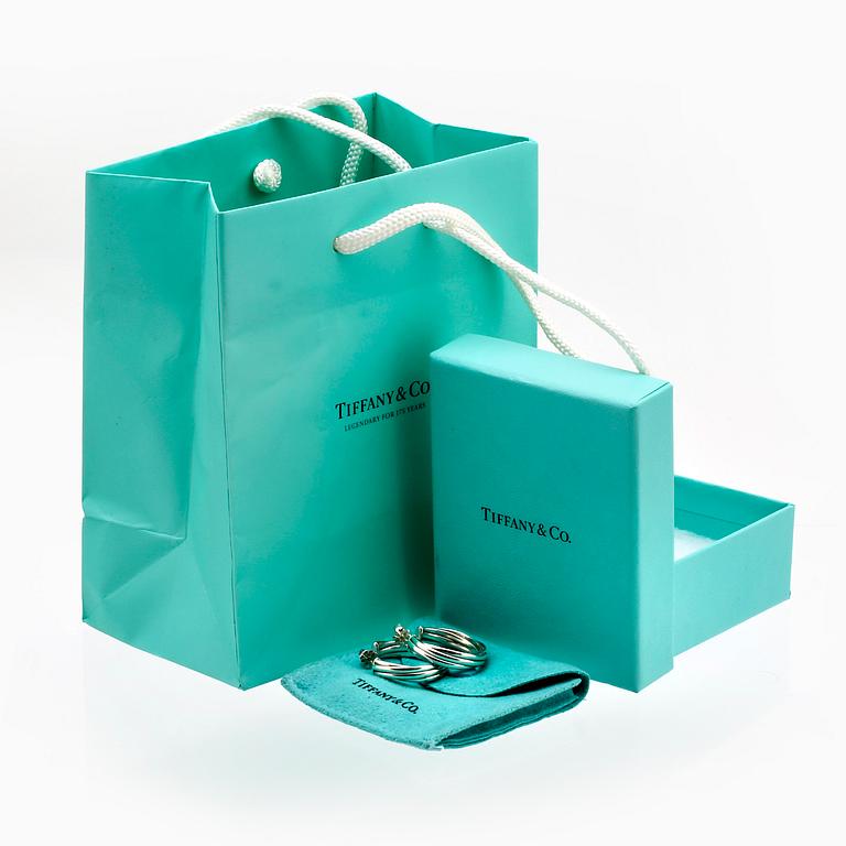 Tiffany & Co, silver earrings, design Paloma Picasso, diameter approx 25 mm, original box and dustbag.