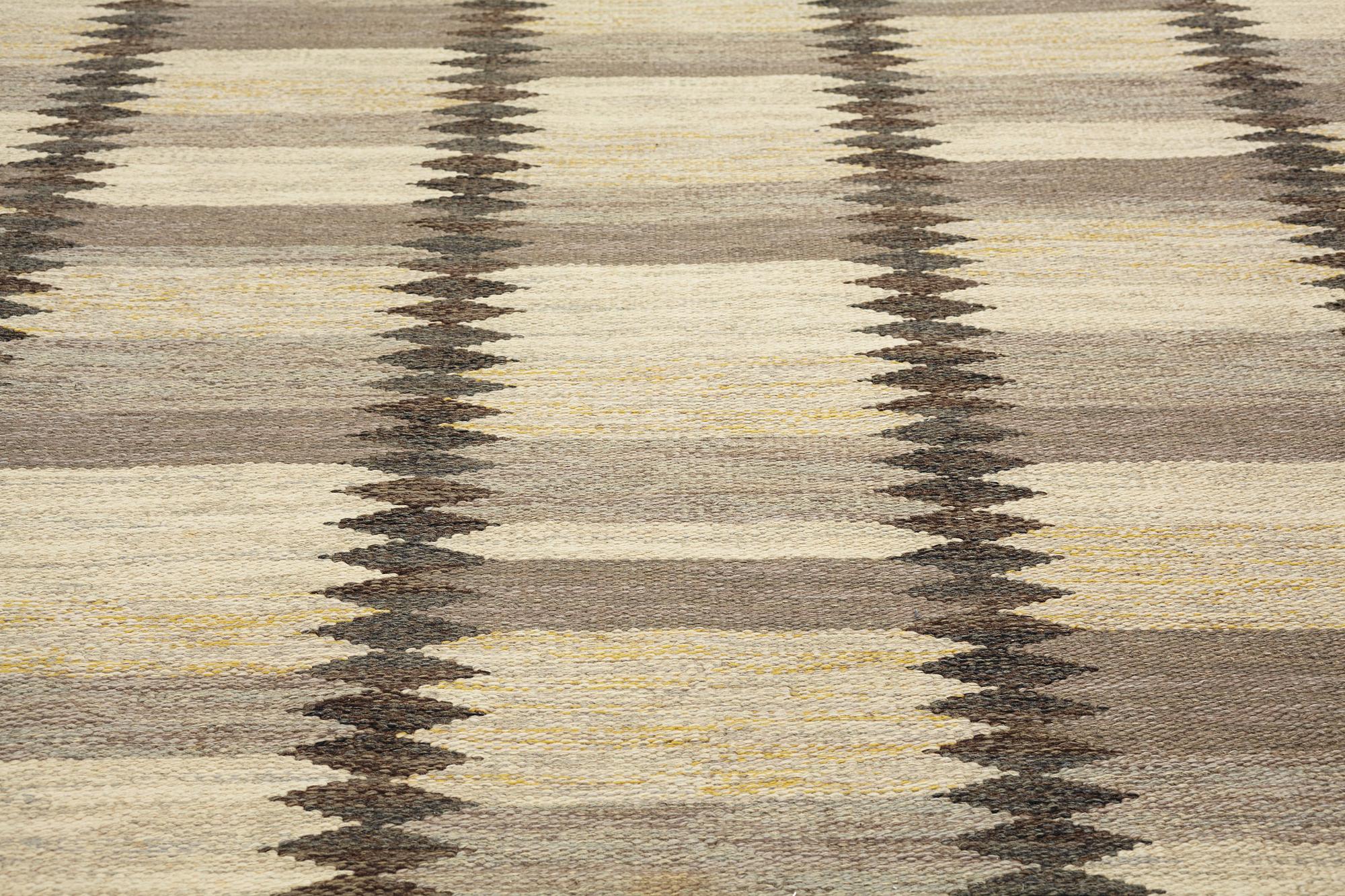 Berit Koenig, matta, "Viggen, grå", rölakan, ca 252-253,5 x 189-192 cm, signerad SH BK.