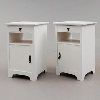 SÄNGBORD, 1 par, 1900-talets första hälft.