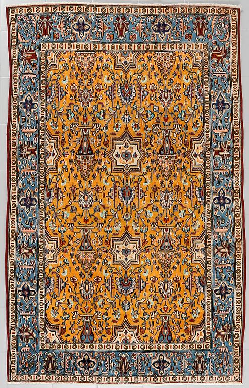 A Shahreza rug, 250 x 154 cm.