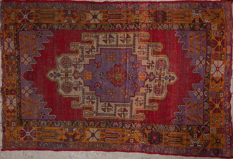 MATTA, Kaukasien, antik. Ca 112X168 cm.