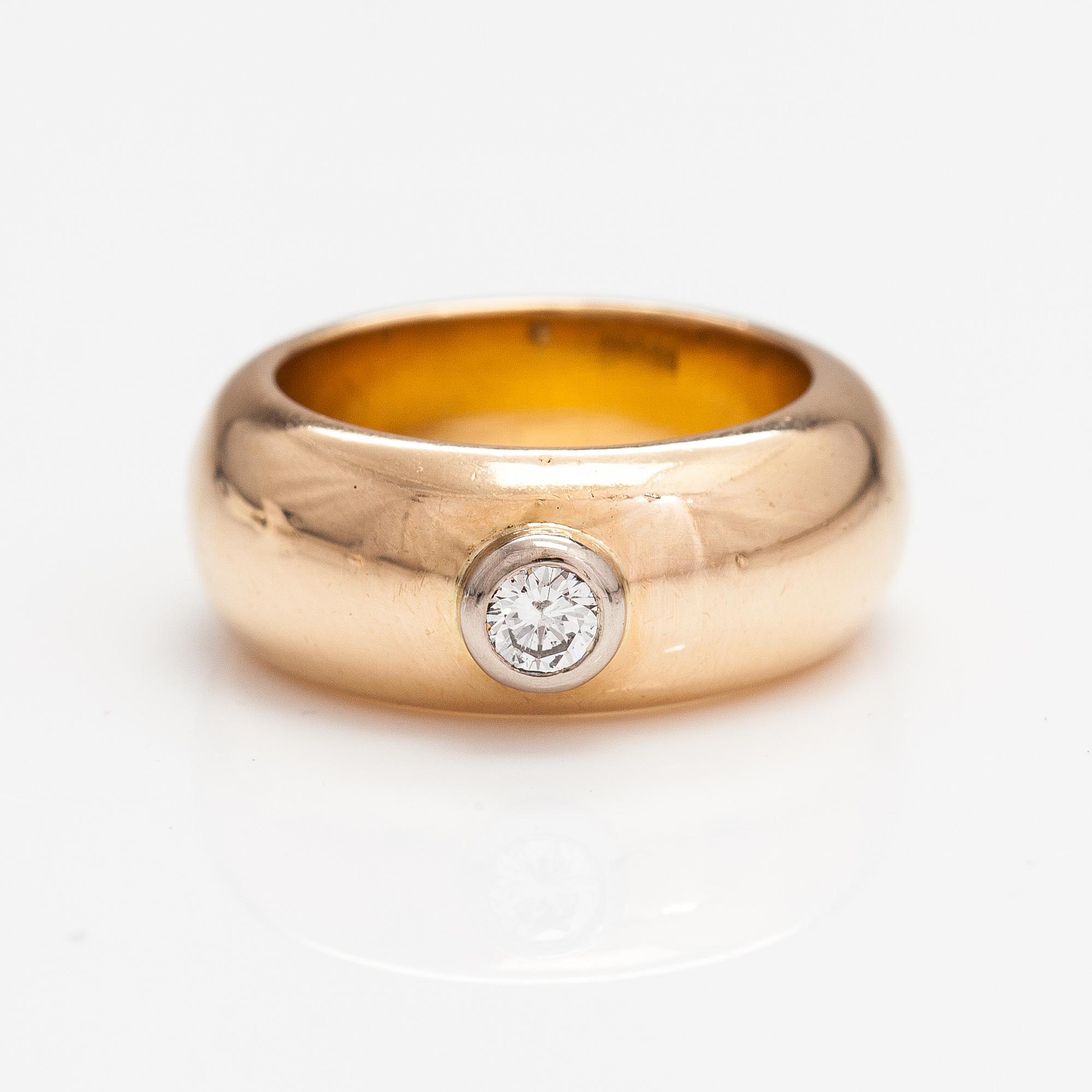 An 18K gold ring with a ca. 0.22 ct diamond. B. Ahlfors, Helsinki 1971.