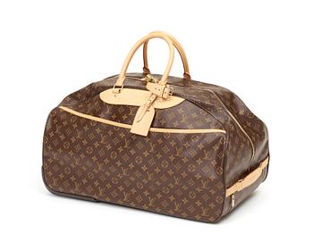 590. LOUIS VUITTON, rullväska, "Eole 60 Monogram".