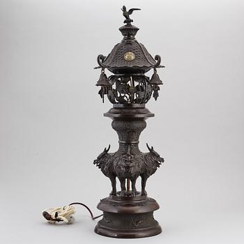 A Japanese bronze incense burner/pagoda, turned into a table lamp, 20th century.