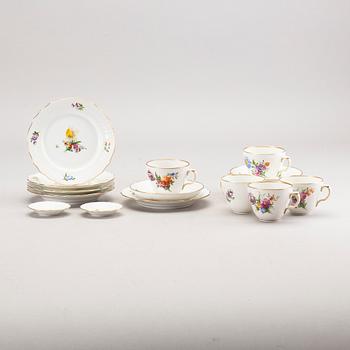 KAFFESERVIS, porslin, 12 delar,  "Sachsisk Blomst"Royal Copenhagen.