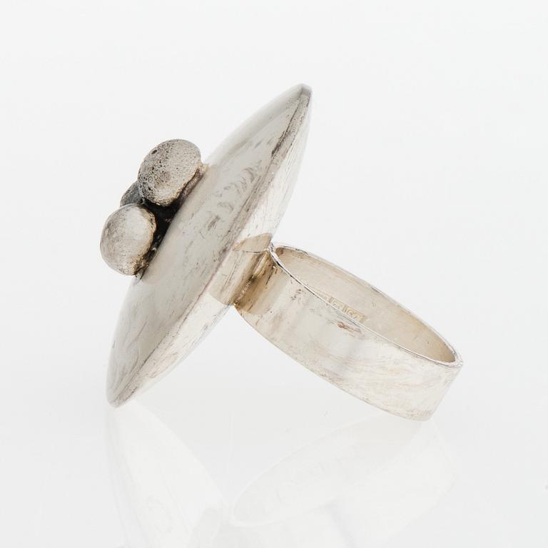 PEKKA PIEKÄINEN, RING, silver, Auran Kultaseppä, Åbo 1971.