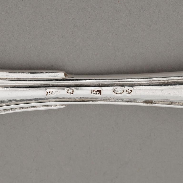 FISKKNIVAR, 24 st, silver, "Svensk spetsig", K. Anderson, Stockholm 1928-29. Totalvikt ca 1270 gram.