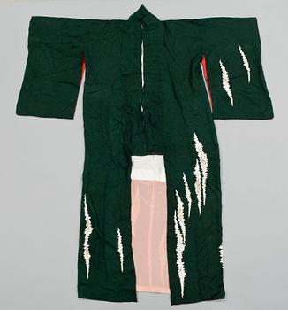 KIMONO, 2 st, Kina och Japan, 1900-talets andra hälft.