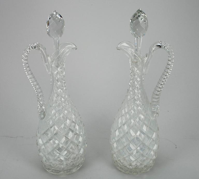 KARAFFER, ett par, kristall, 1900-tal.