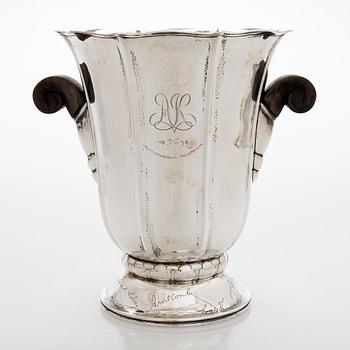 A 1030s silver champagne cooler, Kultakeskus, Hämeenlinna 1936.