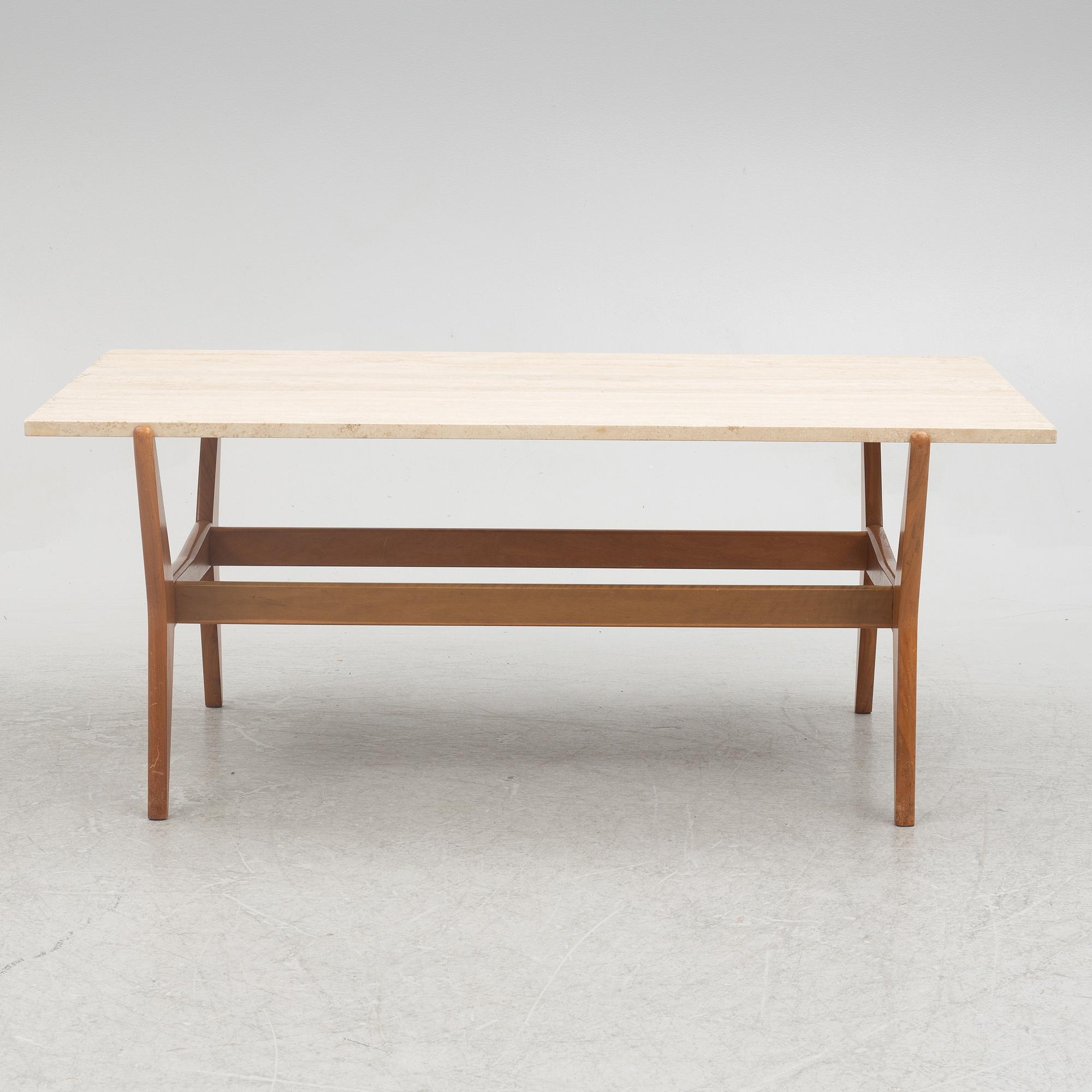 A coffee table, second half of the 20th century.
