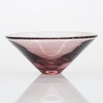 Gunnel Nyman, a glass bowl signed G. Nyman Nuutajärvi Notsjö 1948.