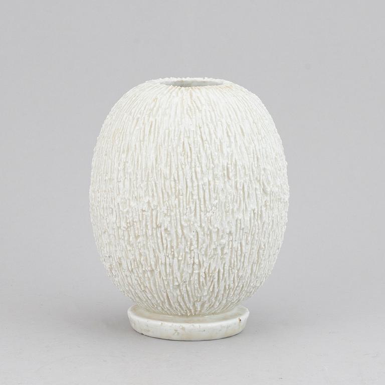 GUNNAR NYLUND, a stoneware vase, Rörstrand, Lidköping, second half of the 20th century.