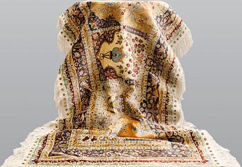 Matta, figural Orientalisk, silke, ca 182 x 89 cm.