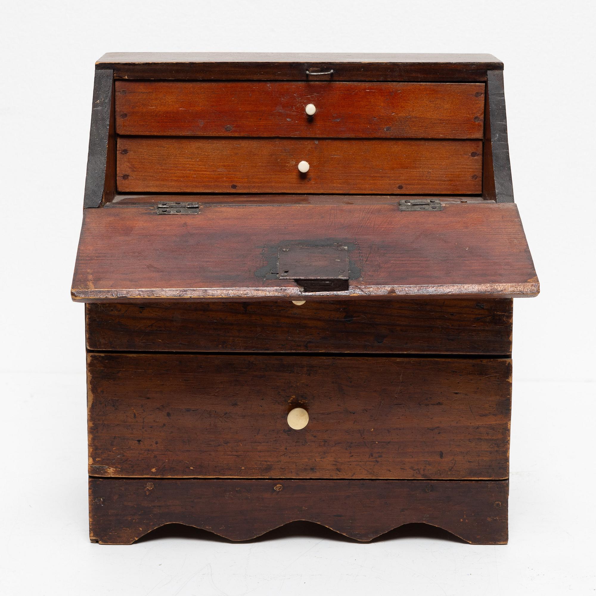 Miniature secretary, Around the year 1900.