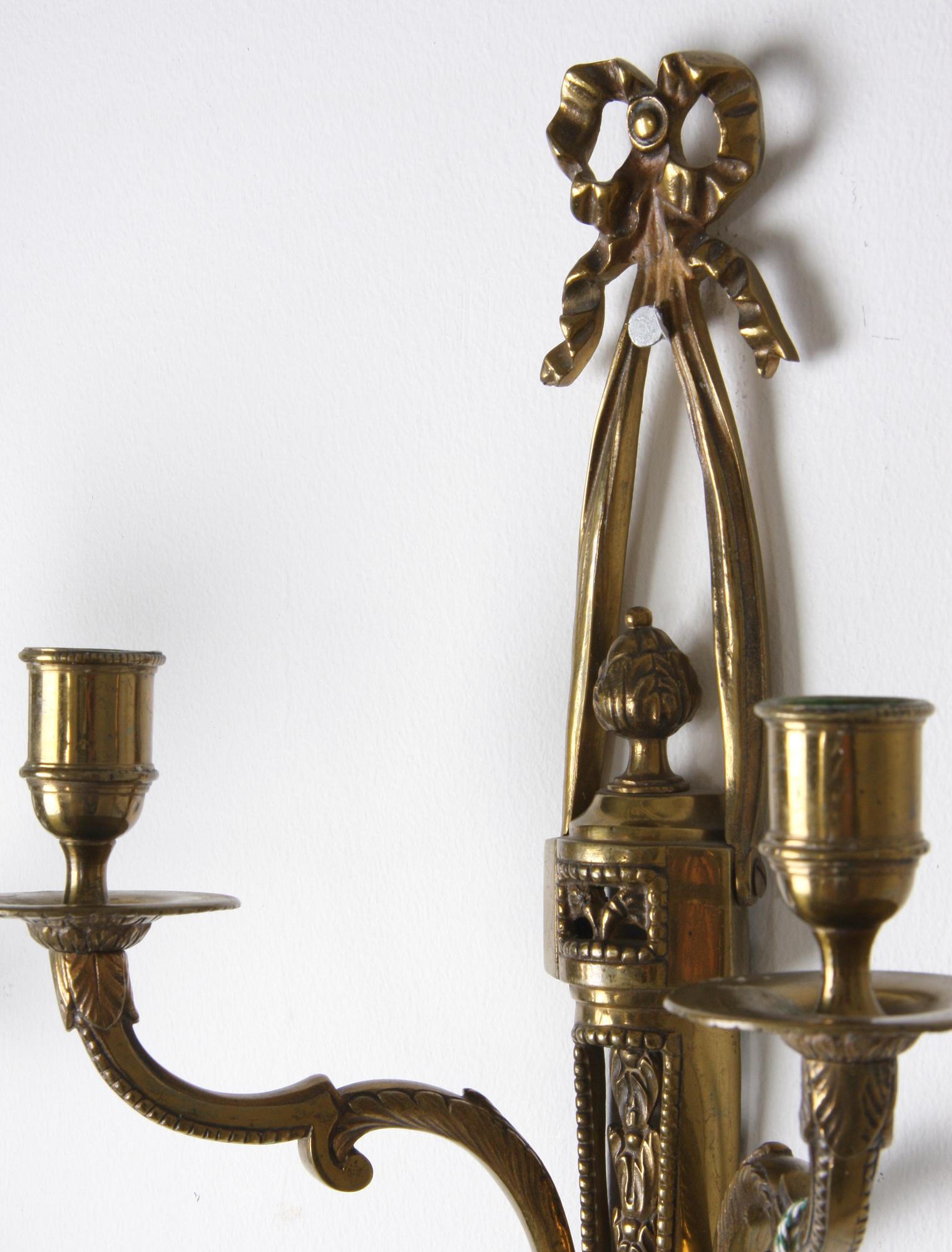 APPLIQUER, två par, Louis XVI-stil, mässing resp rokokostil.