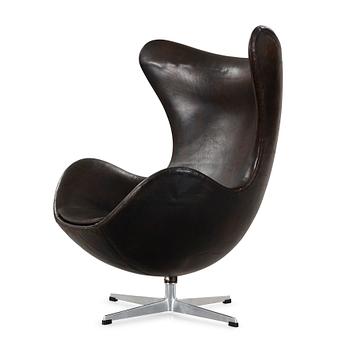 59. Arne Jacobsen, a black leather 'Egg' chair, Denmark 1963.