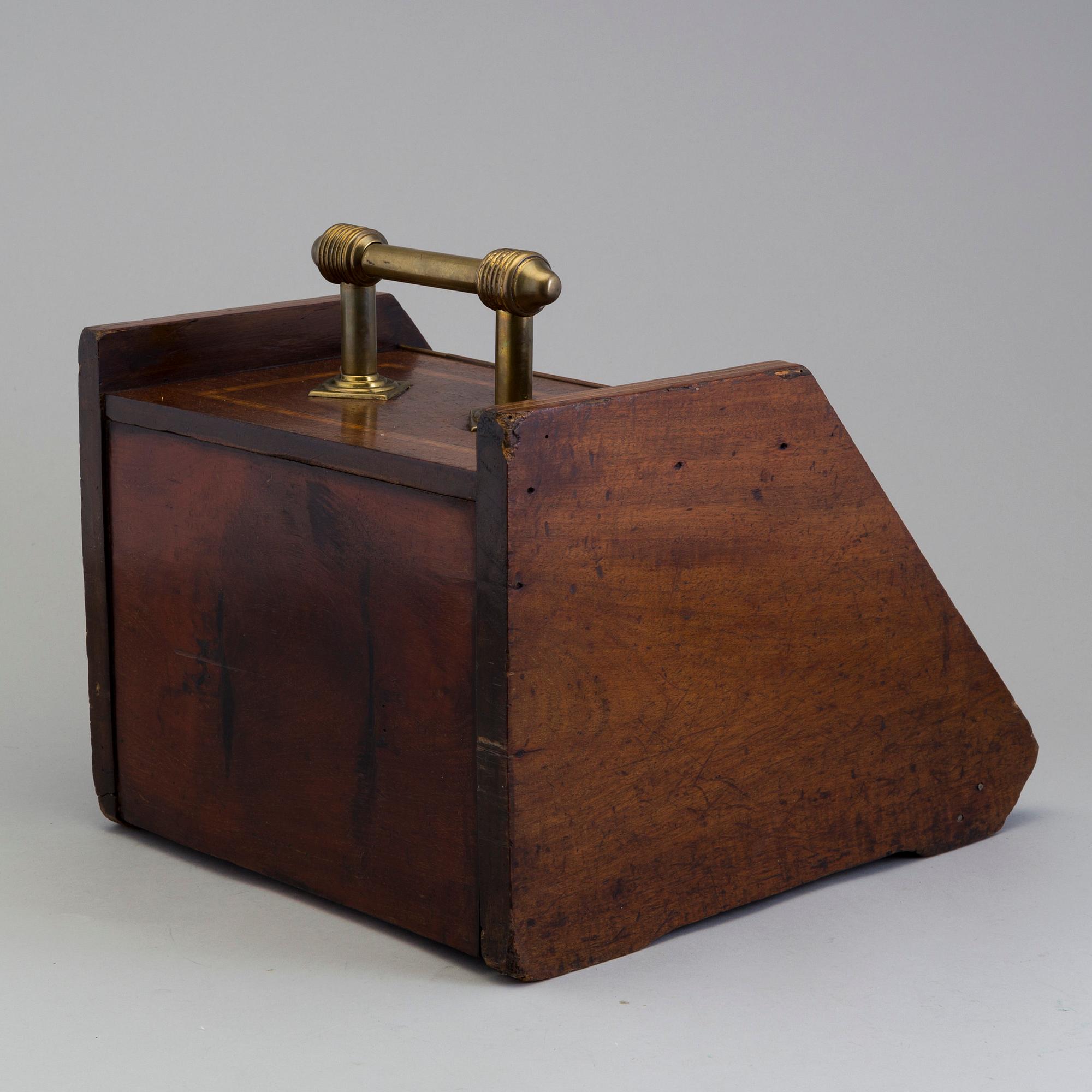 KOLBOX / VEDBOX, England, 1800-tal.