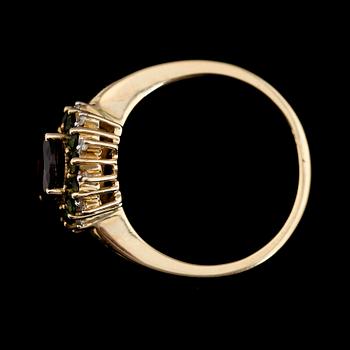 RING, 10K guld, diamanter tot ca 0.06 ct, granater och turmaliner.