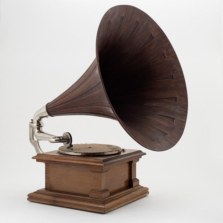 A gramophone, early 20th Century.