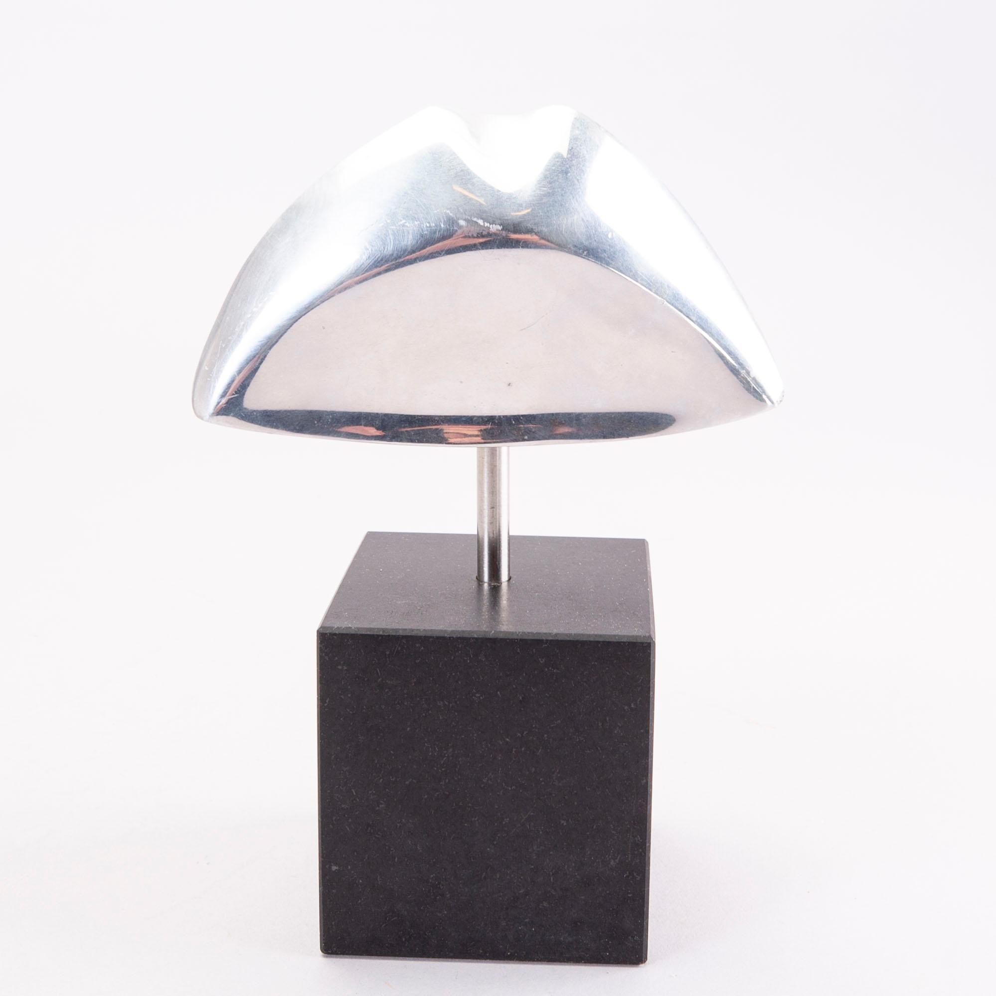 Birgitta Stenberg Hultén, skulptur, signerad och numrerad  43/100.