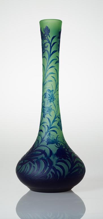 An Axel Enoch Boman Art Nouveau cameo glass vase, Reijmyre 1916.