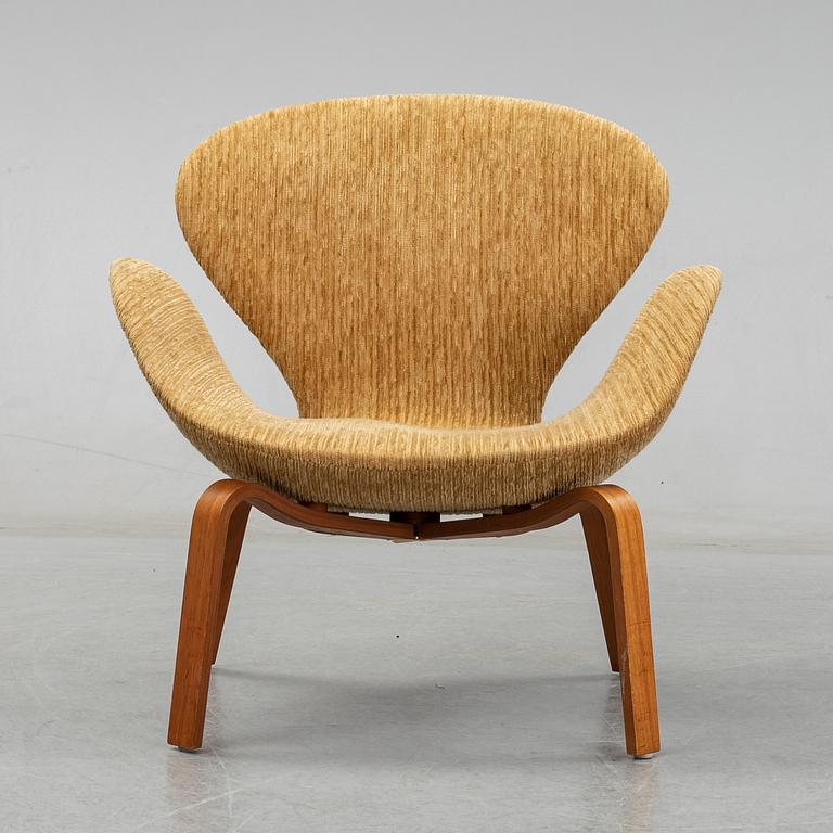Arne Jacobsen, fåtölj, "Svanen", Fritz Hansen, Danmark.