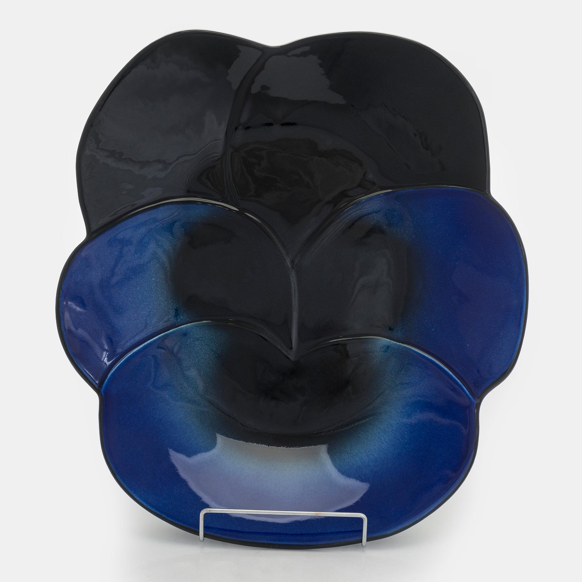 Birger Kaipiainen, a ceramic plate, stamped 'Viola' 1967 Arabia Finland Kaipiainen Invenit' and numbered 999/3000.