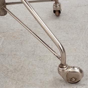 Arne Jacobsen, a 'Series 7' desk chair, Fritz Hansen, Denmark, 1950's/60's.