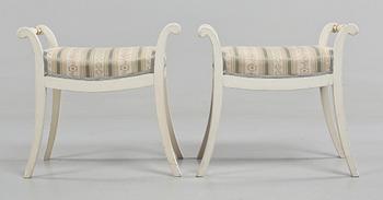 TABURETTER, ett par, 1800-tal.