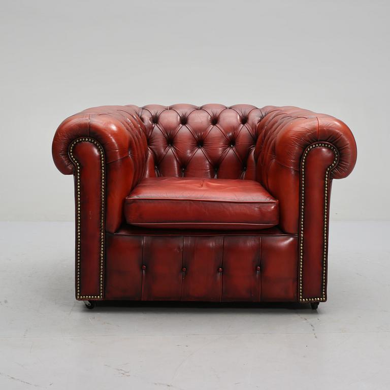 FÅTÖLJ, chesterfieldmodell, 1900-talets andra hälft.